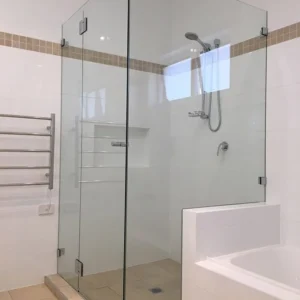 10mm Clear Shower Screen