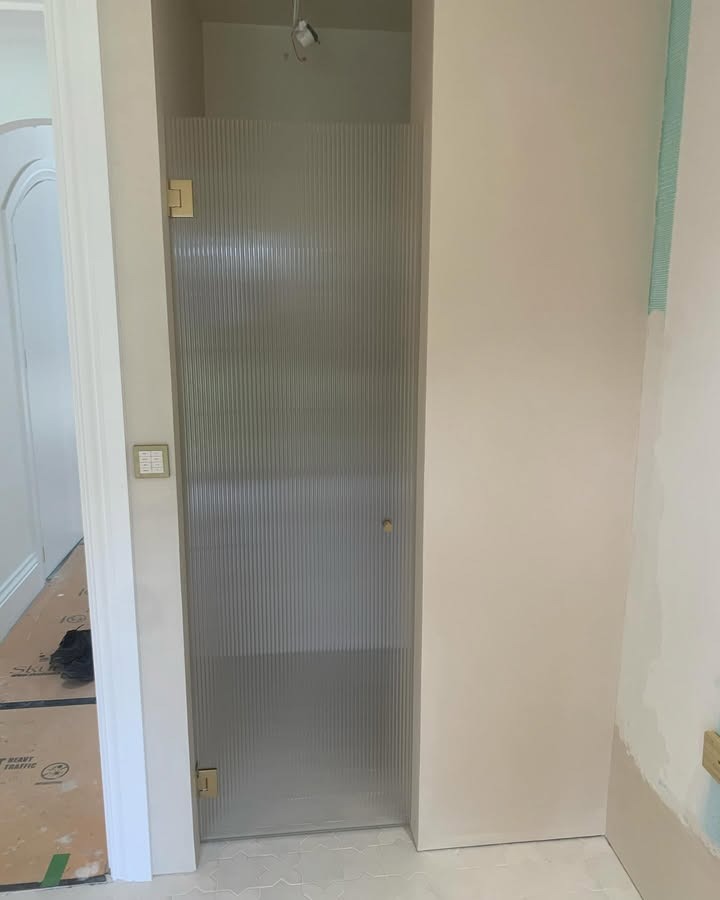 Modern Bathroom with Shower Screens in Wollongong