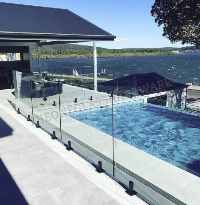 Glass Balustrades In Wollongong For A Pool